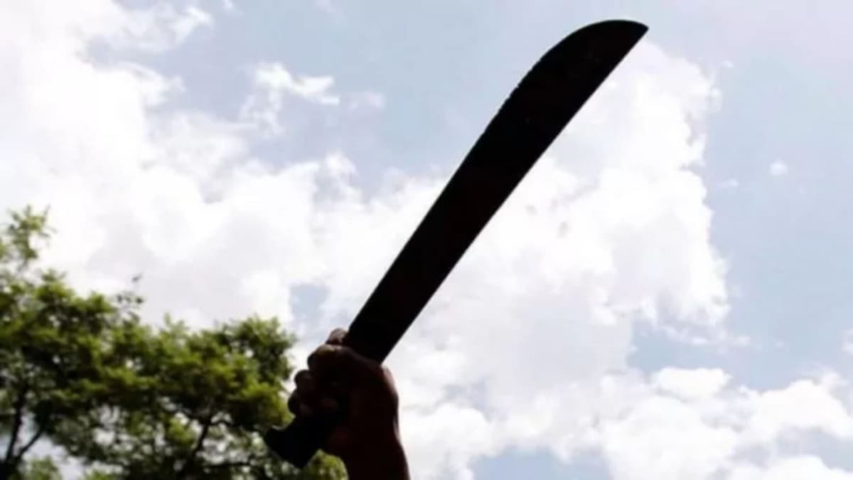 Sujeto machetea a ladrones que ingresaron a su vivienda en Cancún