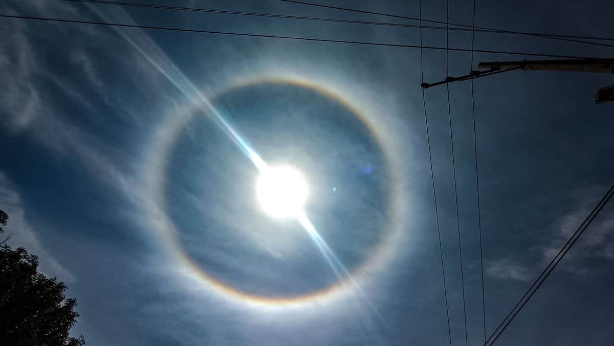 Video: Halo solar ilumina el cielo de CDMX, Edomex y Puebla