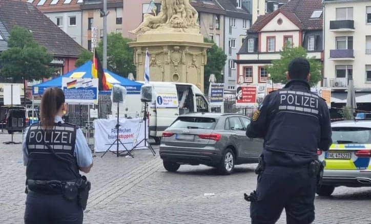 Video: Atacan a cuchillazos a un político crítico del islamismo en Alemania