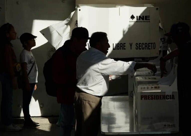 Video: Reportan cuatro intentos de quema de casillas en Querétaro