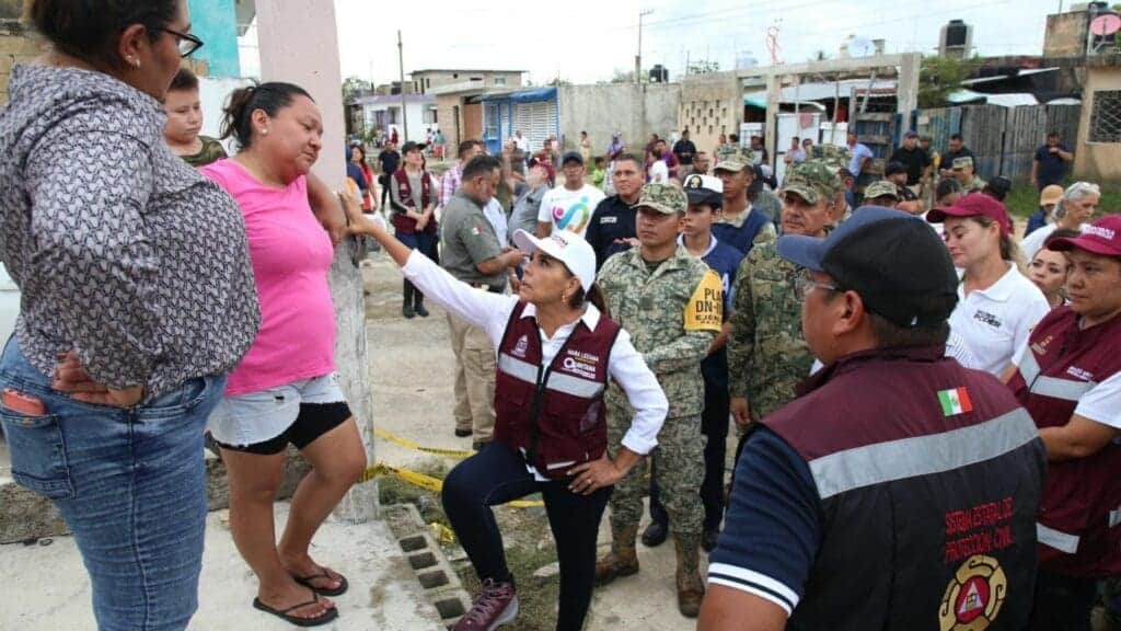 Mara Lezama realiza recorridos domiciliarios por colonias de Chetumal afectadas por inundaciones