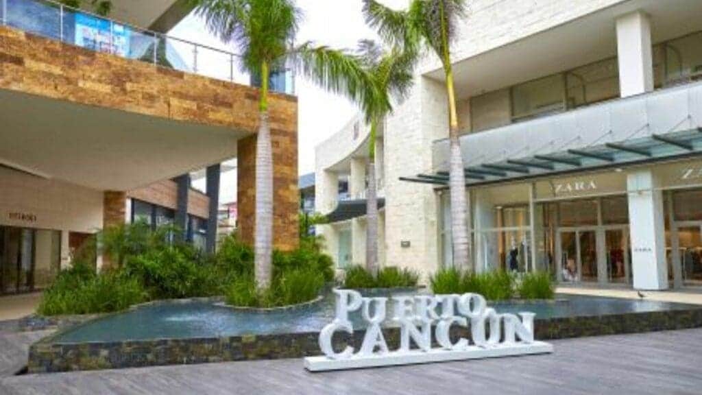 Cachan a enamorados haciendo "el delicioso" en Puerto Cancún; los dejaron ir con una advertencia