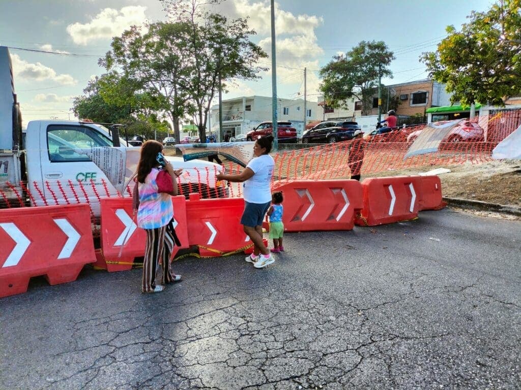 Madres buscadoras retiran bloqueo en avenida Nichupté de Cancún, tras una semana de manifestación