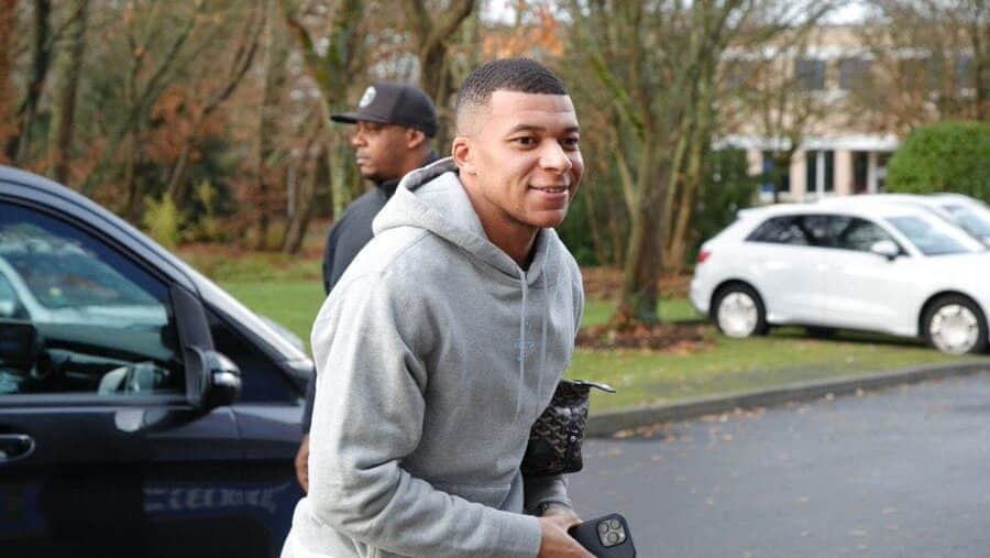 Real Madrid hace oficial el fichaje de Kylian Mbappé; firma por cinco temporadas