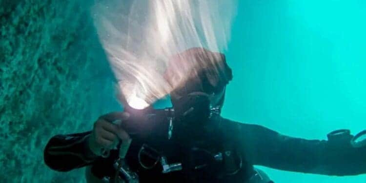 Acuden al rescate de buzo que se estaba quedando sin oxígeno en Playa del Carmen