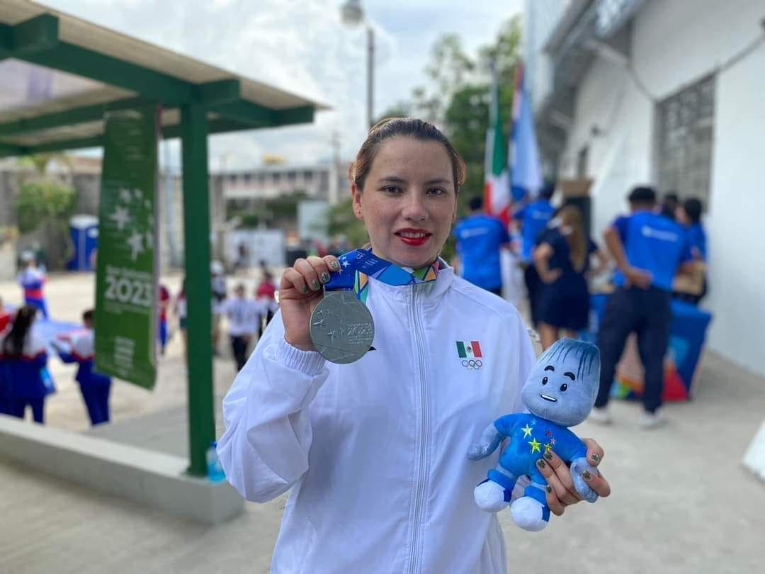 Mexicana Andrea Palafox clasificó a París 2024 en la modalidad de Rifle Femenil