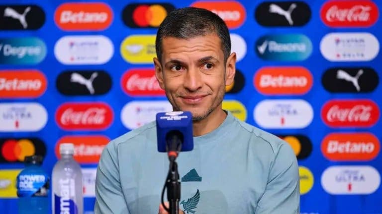 Jaime Lozano duda de la continuidad de Edson Álvarez en la Copa América, aunque no lo descarta