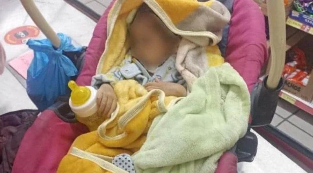 Abandonan a una bebé frente una tienda en Pachuca, Hidalgo