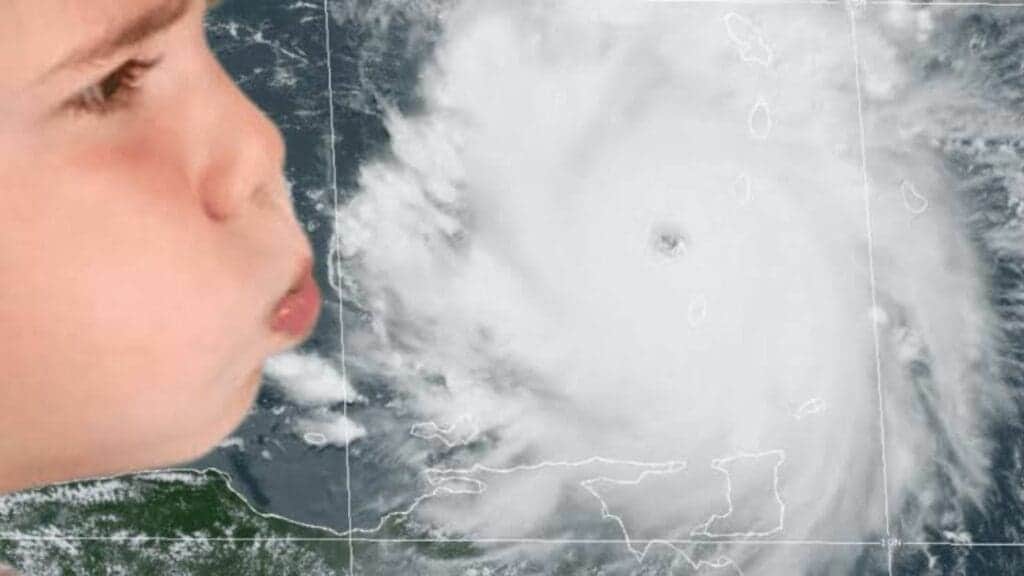 Ciudadanos se organizan en Playa del Carmen para "soplar fuerte" en el Portal Maya y desviar al huracán Beryl