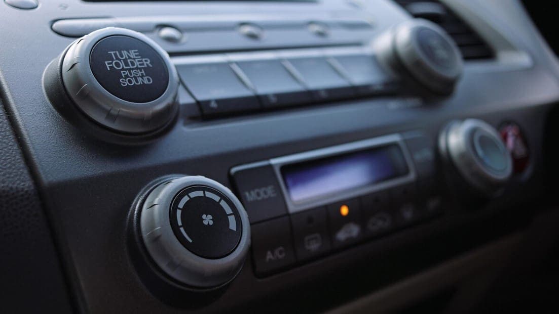 Video: Sabiendo utilizar botón correcto puedes enfriar mejor tu coche y ahorrar gasolina