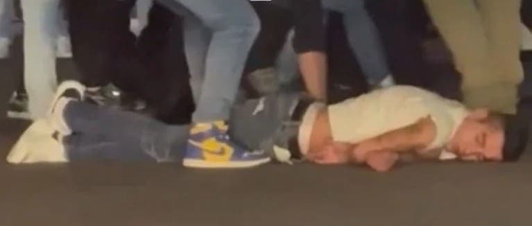 Video: Personal del “Bar Bunny” en CDMX da brutal golpiza a clientes