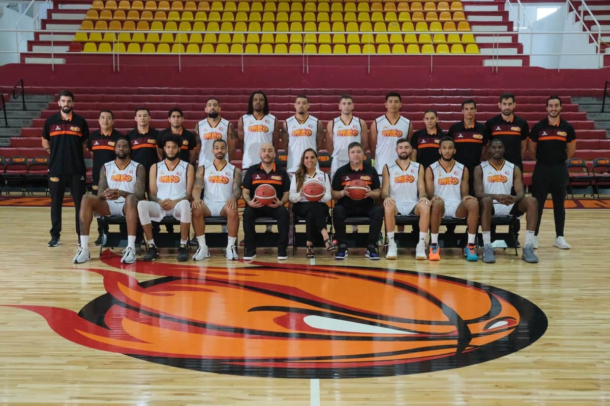 Celebra Mara Lezama el regreso del basquetbol profesional a Cancún y Quintana Roo