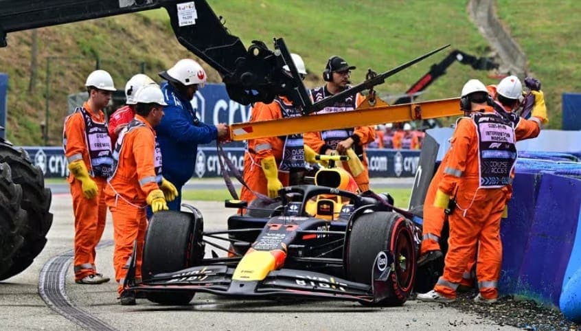 Video: Checo Pérez eliminado en la Q1 de Hungría por fuerte choque, Lando Norris ganó la Pole