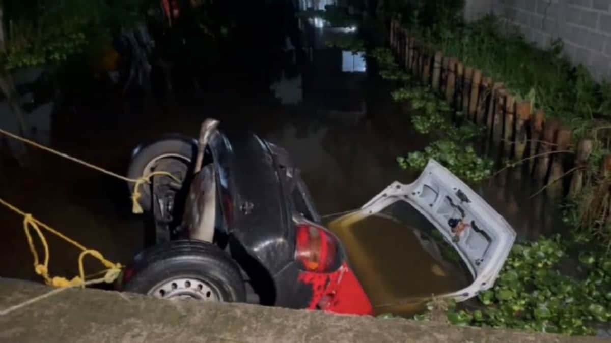 Mueren tres mujeres en Xochimilco; su auto cayó al canal