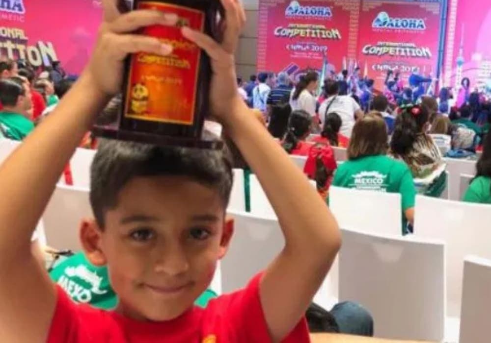 Niño mexicano se titula campeón en el Mundial de Cálculo Mental