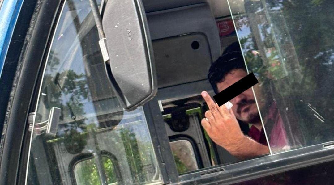 Dan de baja a chofer de la ruta 44 de Cancún denunciado en redes sociales por prepotente