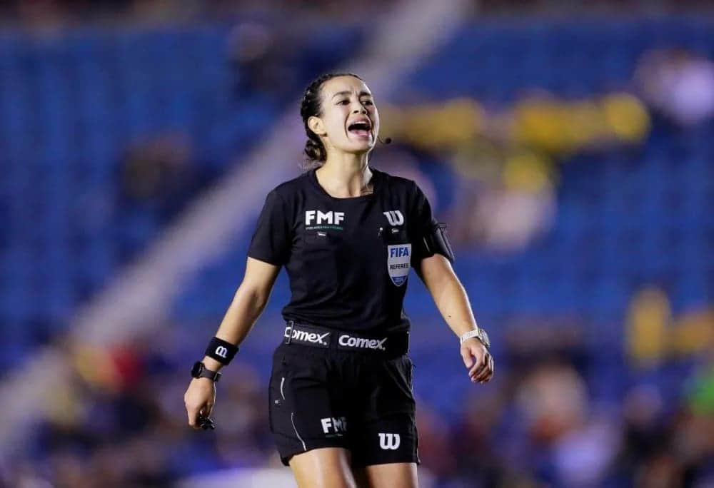 Katia Itzel García se convierte en la primera árbitra mexicana que dirige en futbol olímpico