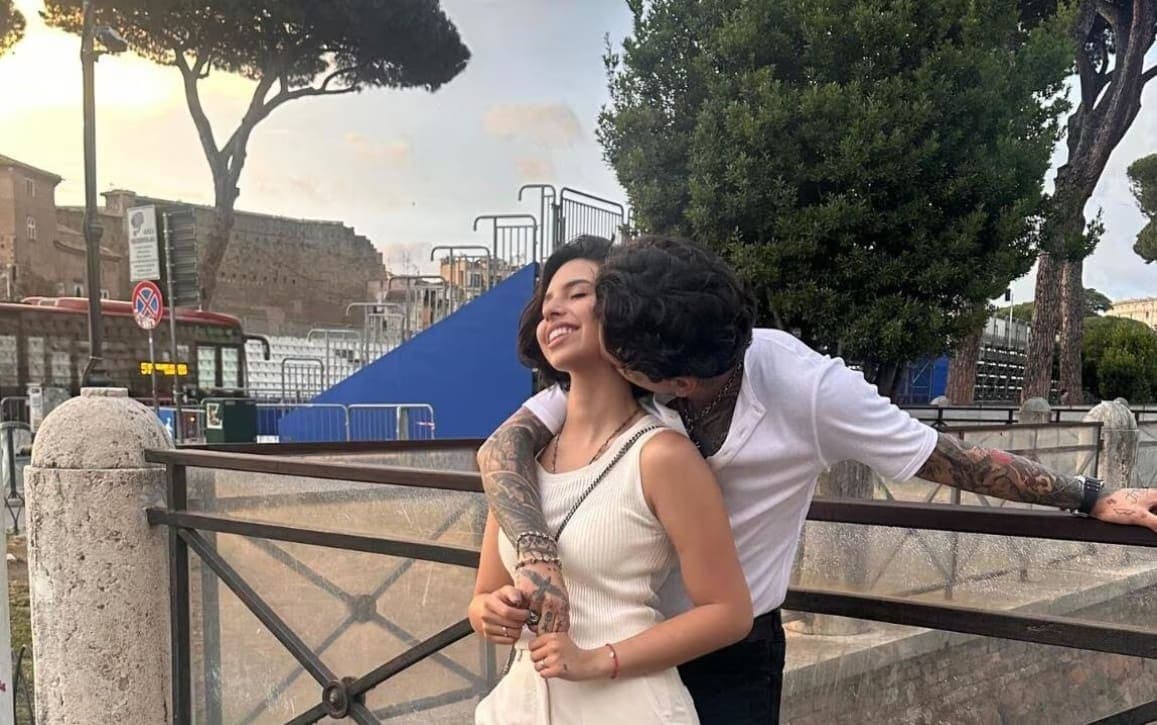 Christian Nodal publica las primeras fotos con Ángela Aguilar como marido y mujer