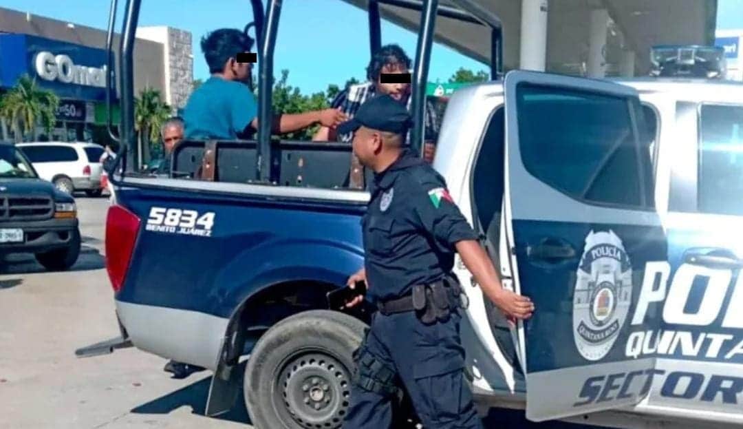 Video: Chofer de transporte público y repartidor de app se agarran a golpes en Cancún