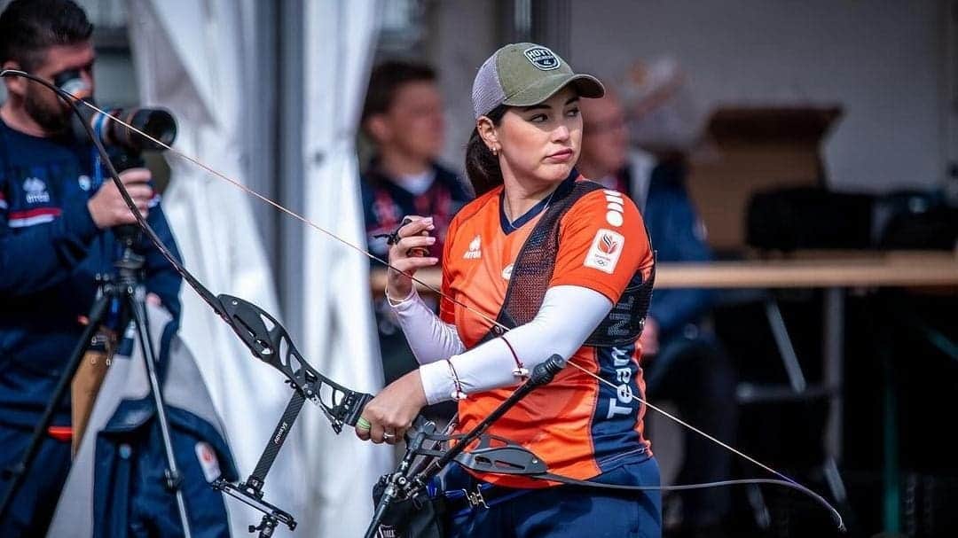 Arquera mexicana que compite por Países Bajos en París 2024 revela que le gritaron "No era penal"