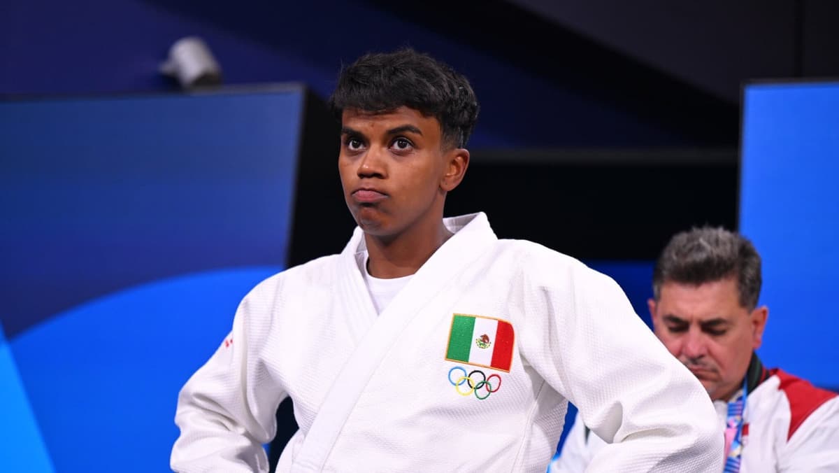 Video: Felicita AMLO a Prisca Awiti por su medalla de plata en París 2024