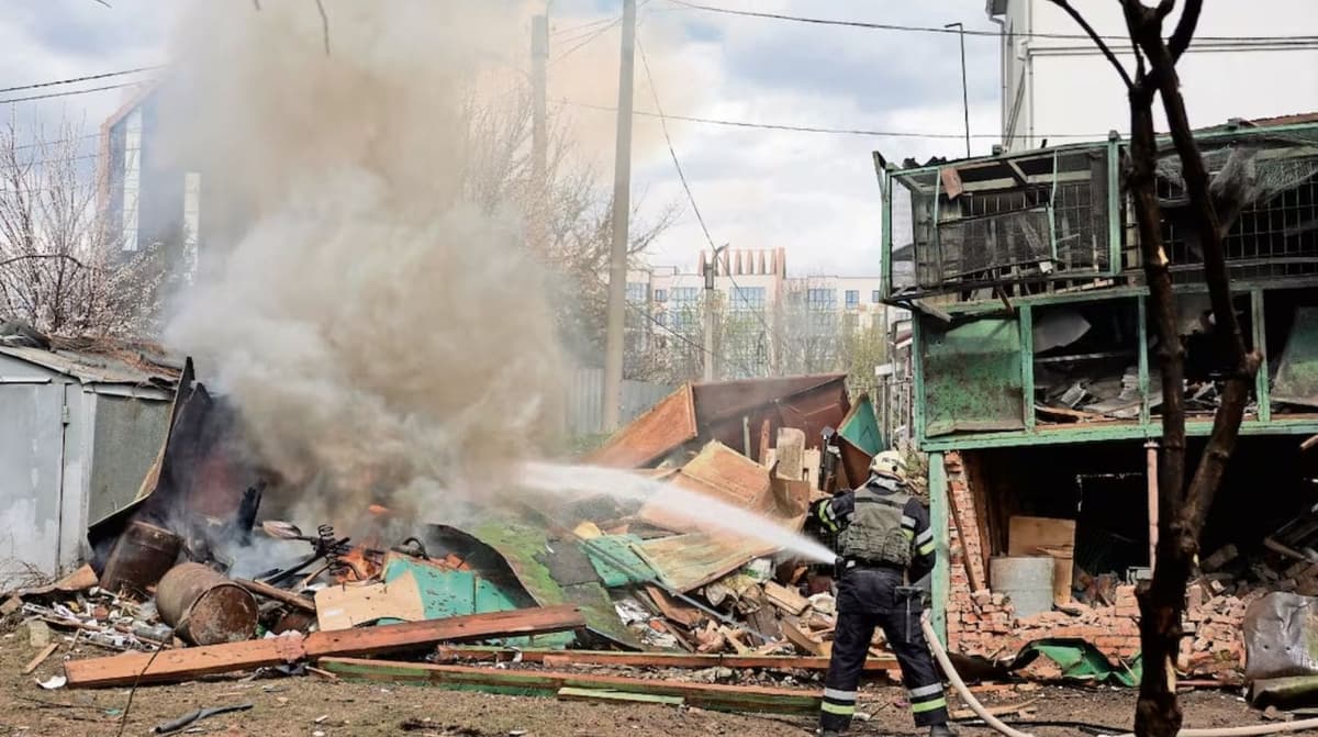 Rusia y Ucrania se acusan tras incendio en central nuclear de Zaporiyia