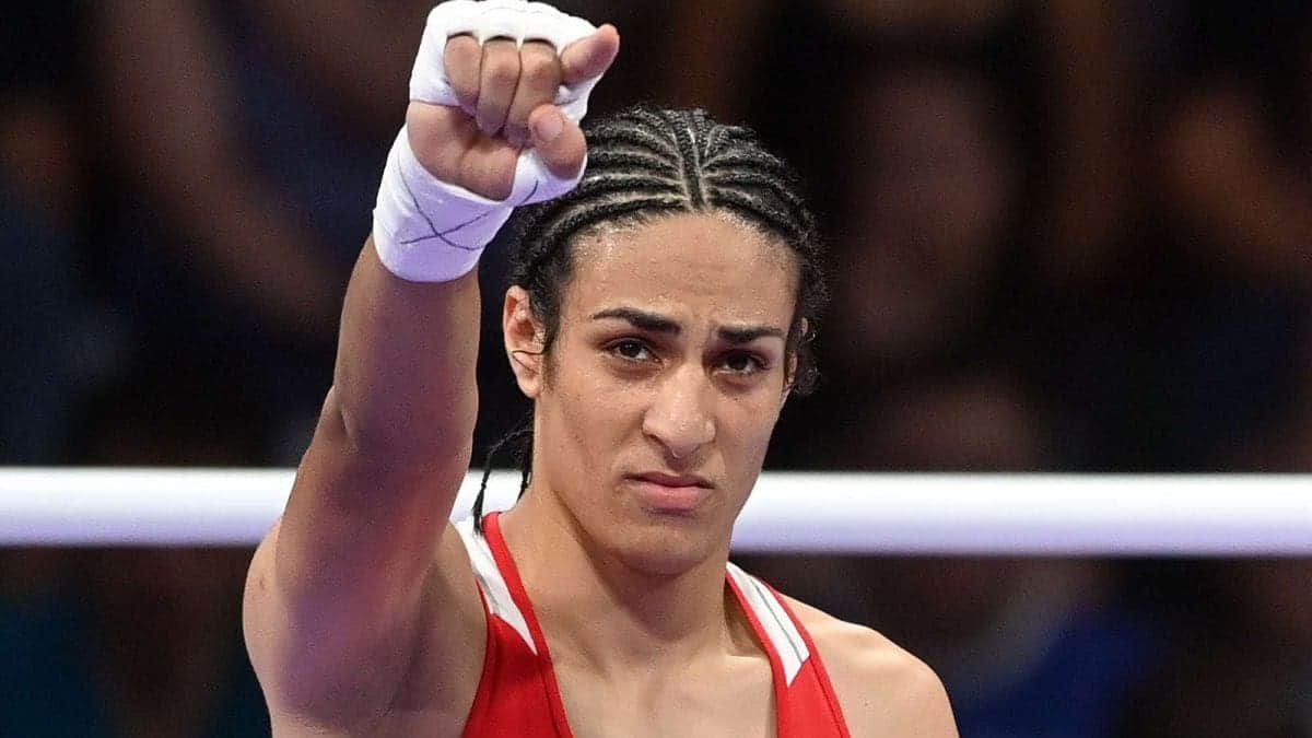 La boxeadora Imane Khelif gana otro combate y asegura una medalla en París 2024