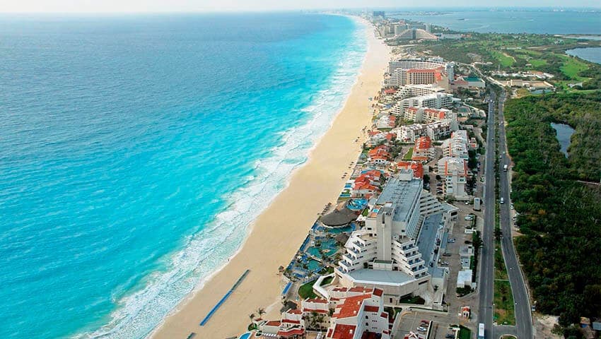 Realiza Aguakan trabajos en red de drenaje en el kilómetro 11.5 de la zona hotelera de Cancún