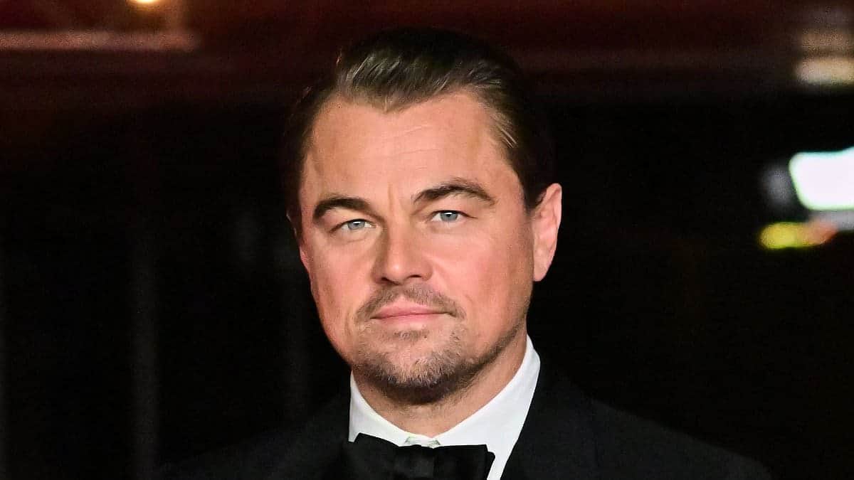 Leonardo DiCaprio fue picado por una medusa mientras buceaba en Cerdeña junto a su novia