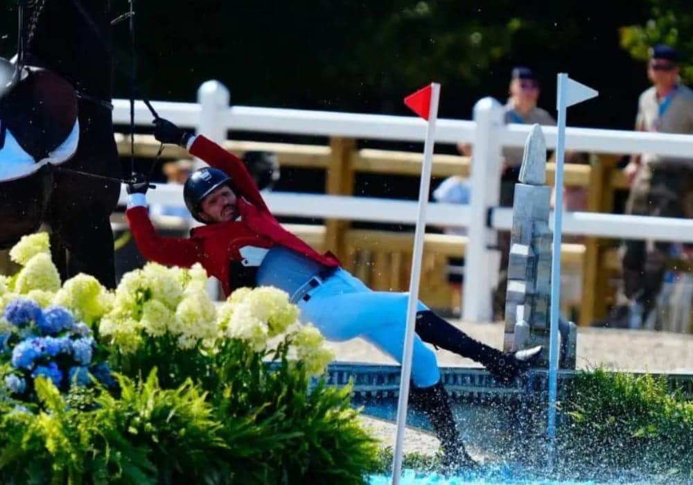 Video: Así fue el incidente que dejó a Andrés Azcárraga sin medalla en la final de salto individual ecuestre en París 2024