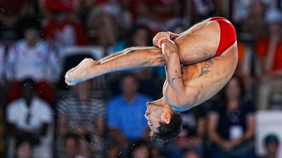 Video: Clavadistas mexicanos Randal Willars y Kevin Berlín pasan a semifinales en plataforma 10m en París 2024