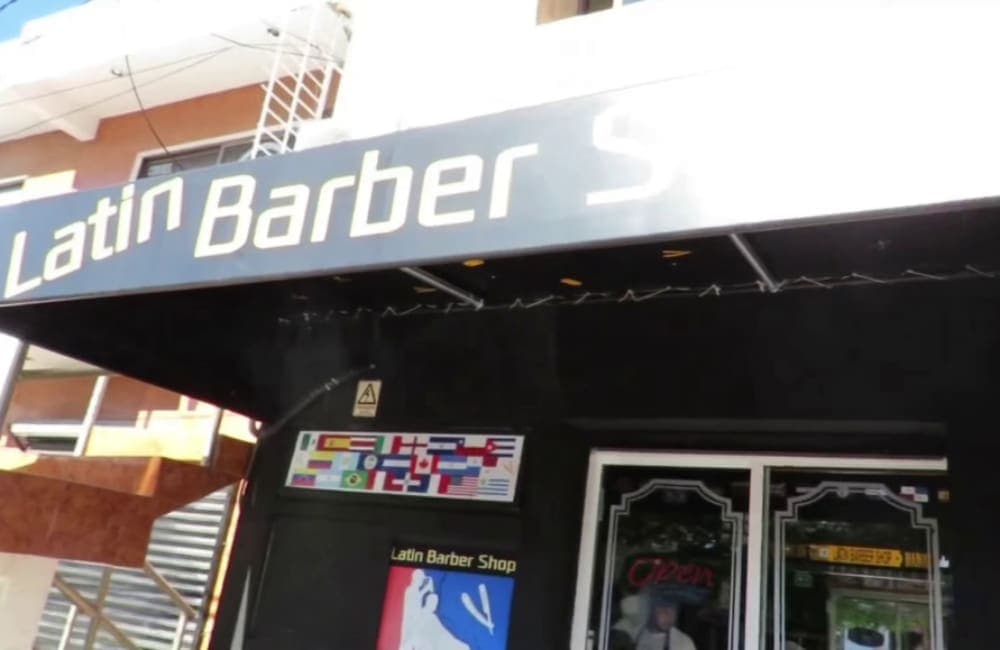 Reportan doble homicidio y dos heridos tras tiroteo en una barbería de Playa del Carmen