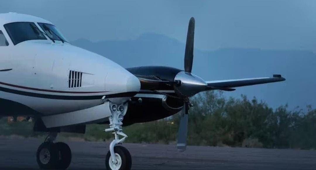 Piloto exige a AMLO que limpie su nombre tras implicarlo en el caso de "El Mayo" Zambada