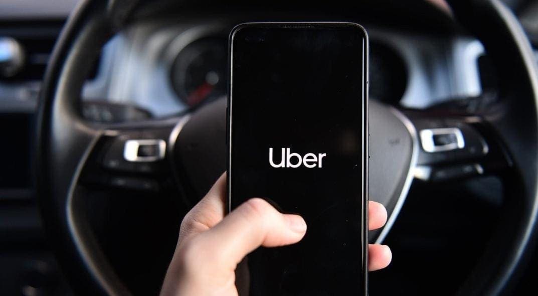 Afirma Uber que cuenta con suspensión definitiva para operar en el aeropuerto de Cancún