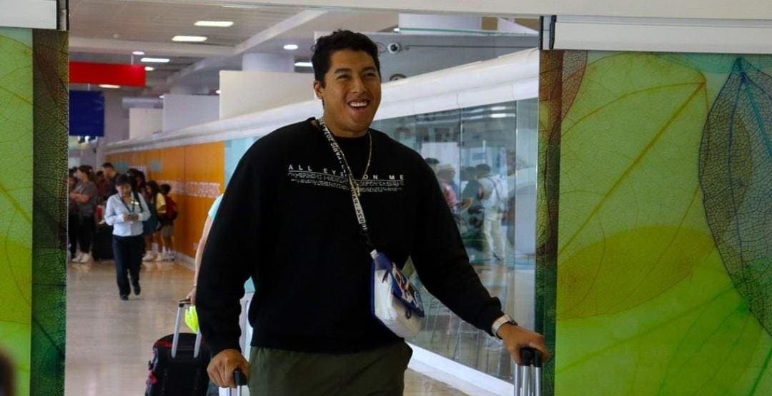 Vuelve Carlos Sansores a Cancún luego de su participación en París 2024