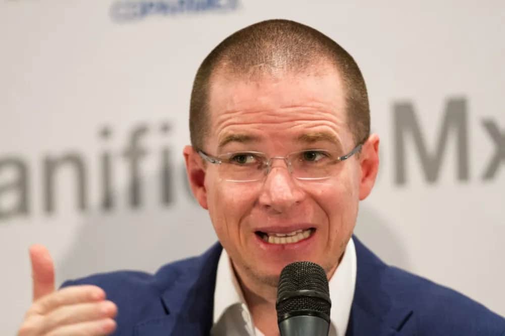 Ricardo Anaya reaparece en México para registrarse en el Senado