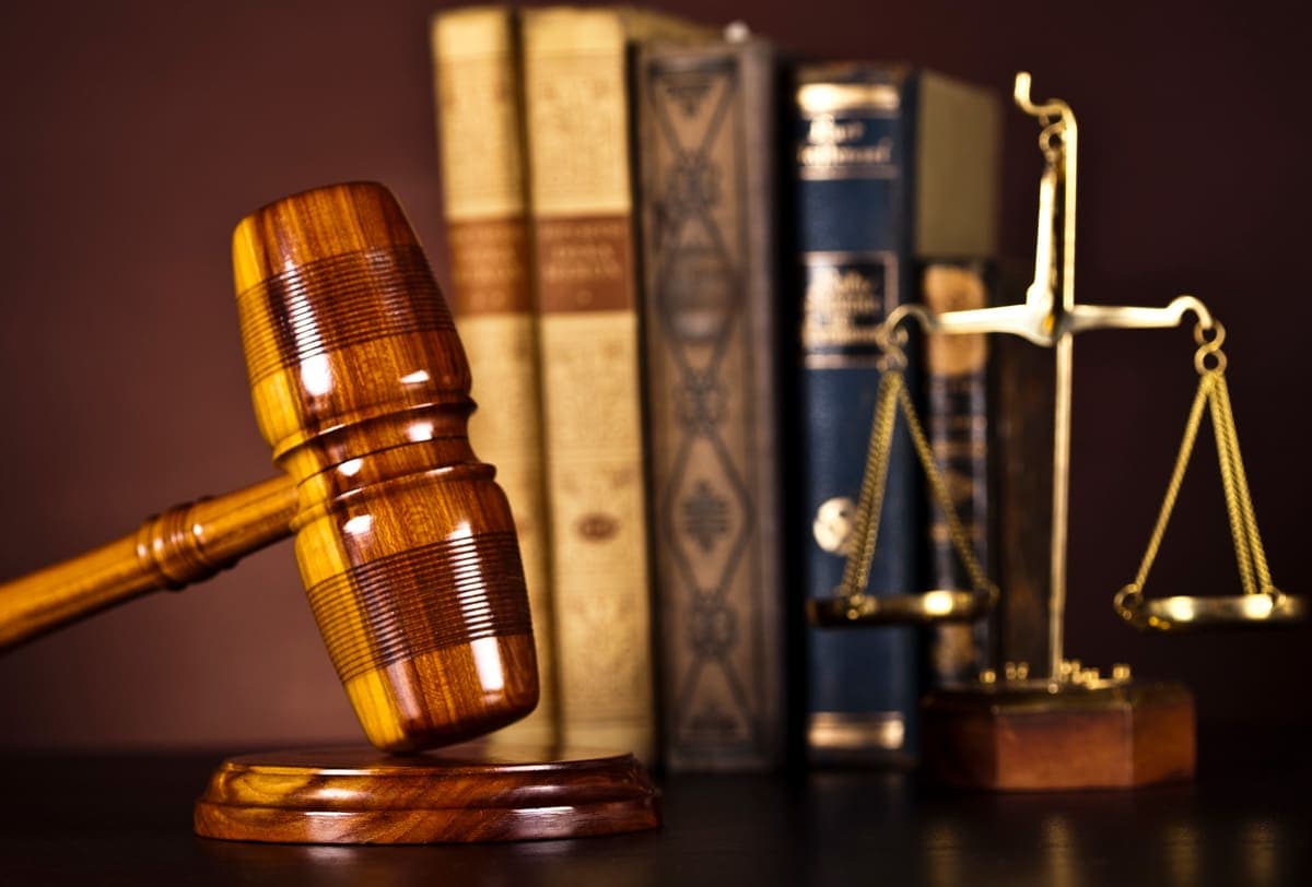 Condenan a mujer que fue fiscal por 13 años sin ser abogada