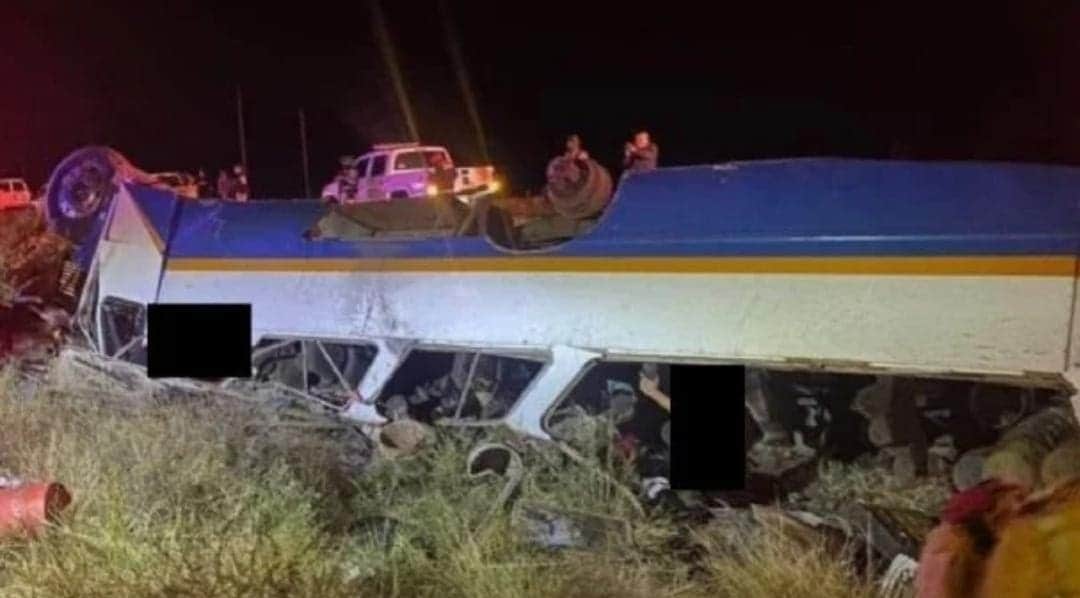 Vuelca autobús con jornaleros en Zacatecas; fallecen 4, incluidos una mujer embarazada y un menor