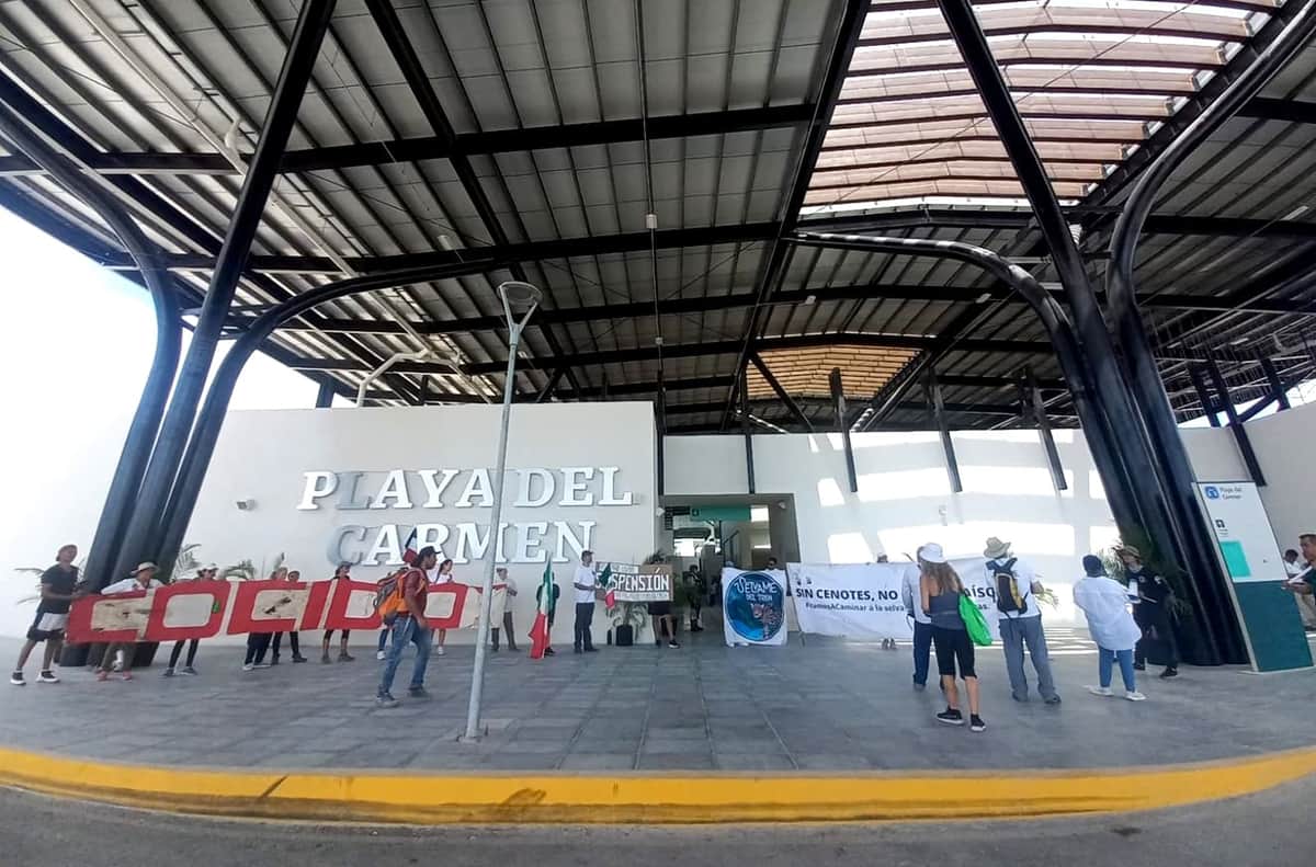 Video: Protestan ambientalistas por continuación de obras del Tren Maya en Playa del Carmen