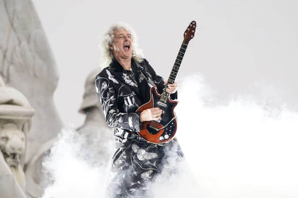 Brian May, guitarrista de la banda Queen revela que tuvo un derrame cerebral