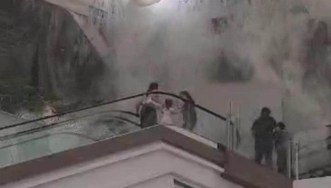 Video: Se desploma techo en centro comercial de San Pedro Garza García, Nuevo León; hay cinco heridos