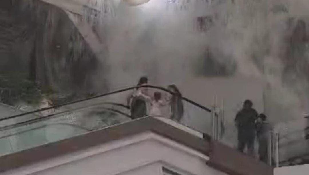 Video: Se desploma techo en centro comercial de San Pedro Garza García, Nuevo León; hay cinco heridos