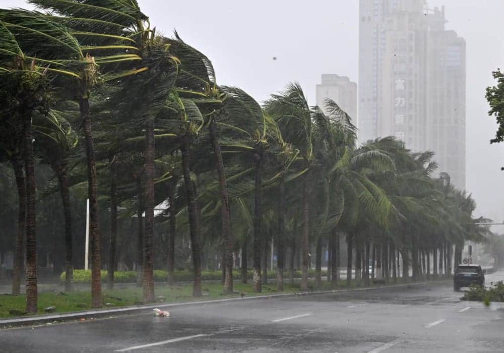 Videos: Devastador supertifón Yagi causa estragos tras su llegada a China