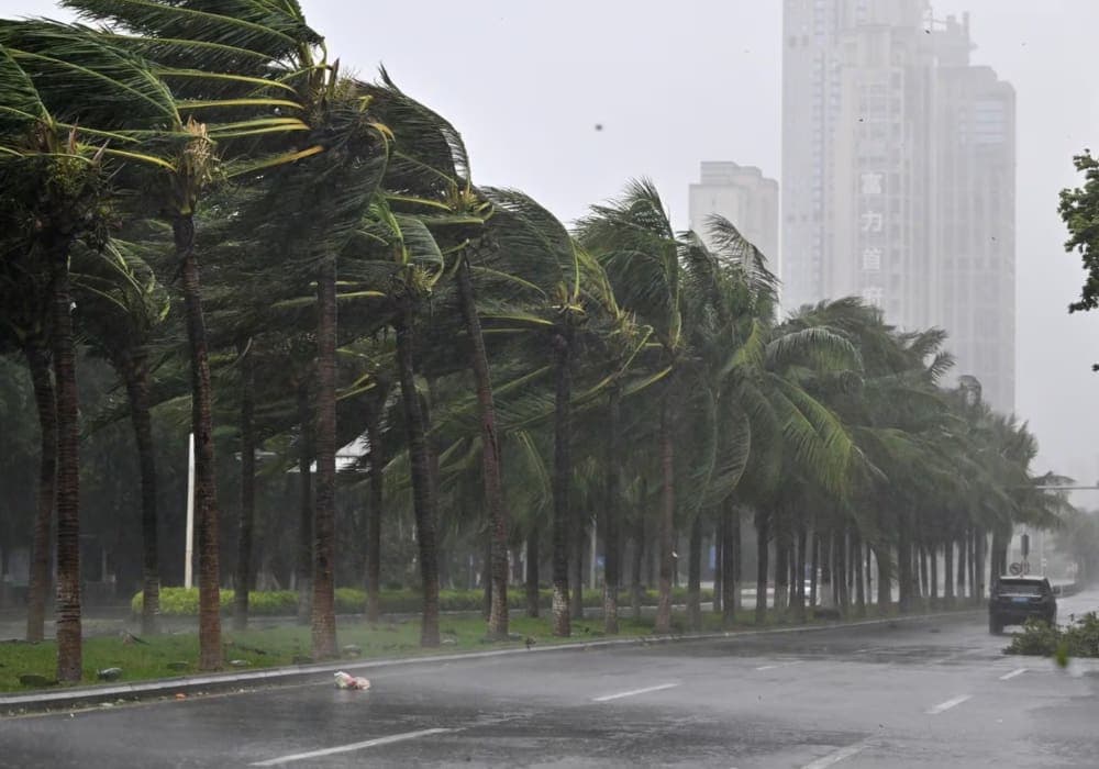 Videos: Devastador supertifón Yagi causa estragos tras su llegada a China