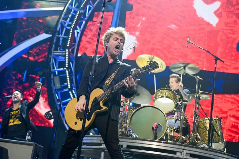 Video: Green Day desaloja abruptamente un escenario en pleno concierto por alerta de seguridad en Detroit, EE. UU.