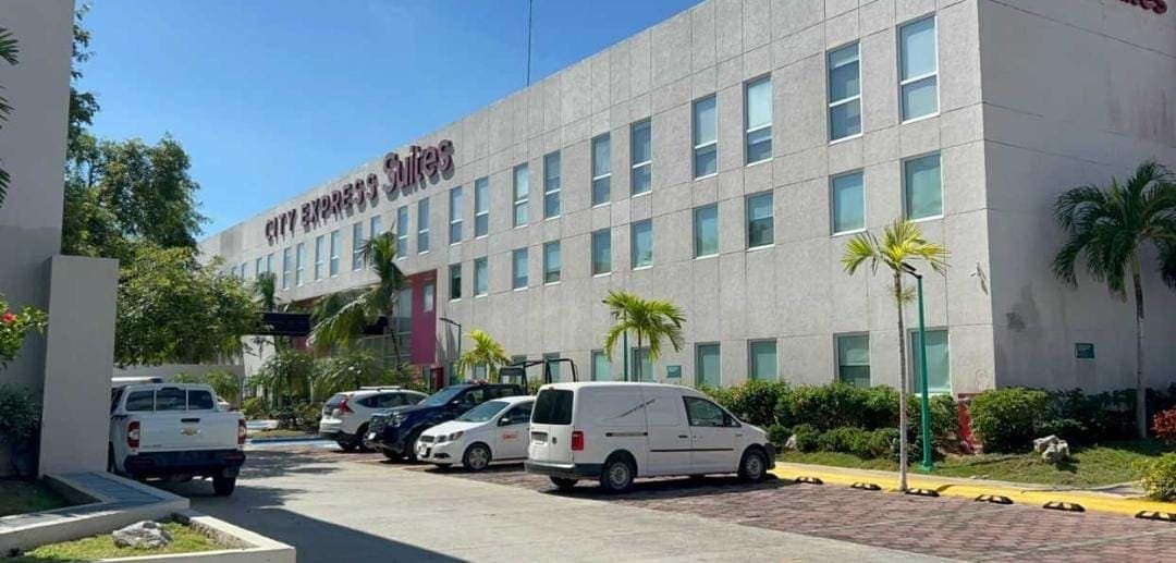 Localizan sin vida a huésped en el hotel City Express Suites de Playa del Carmen