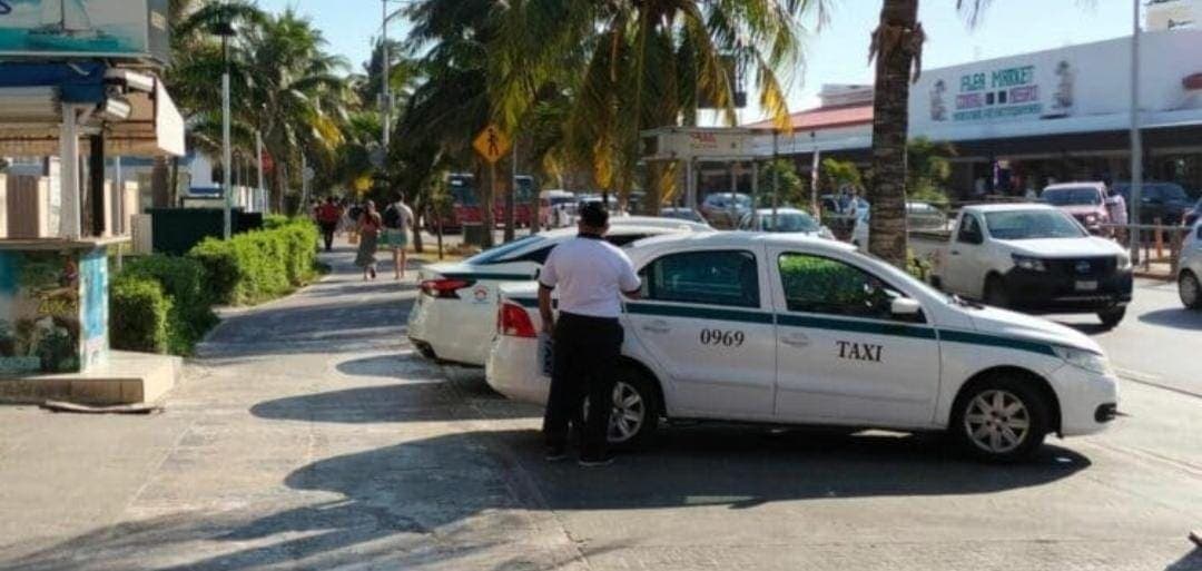 Van dos taxistas ejecutados, uno asesinado a golpes y otro apuñalado en tres días en Cancún