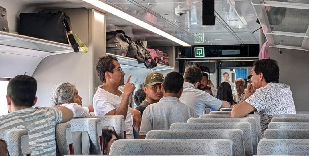 Video: Denuncia turista más fallas en Tren Maya; quedaron 4 horas varados y los trasladaron en autobús