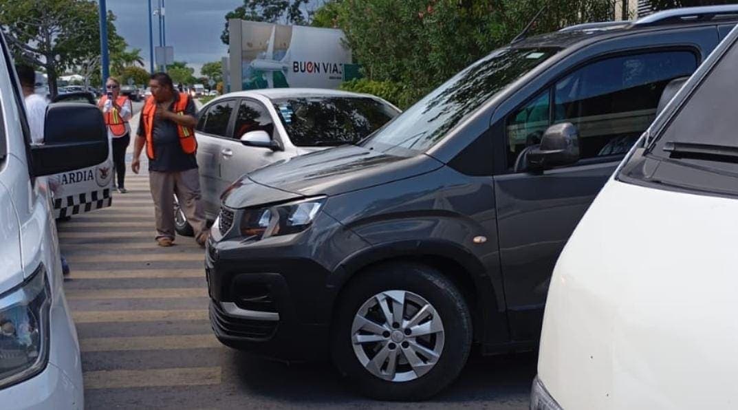 Denuncia vocera de Uber en Cancún que procederá legalmente contra Asur, piratas y Guardia Nacional