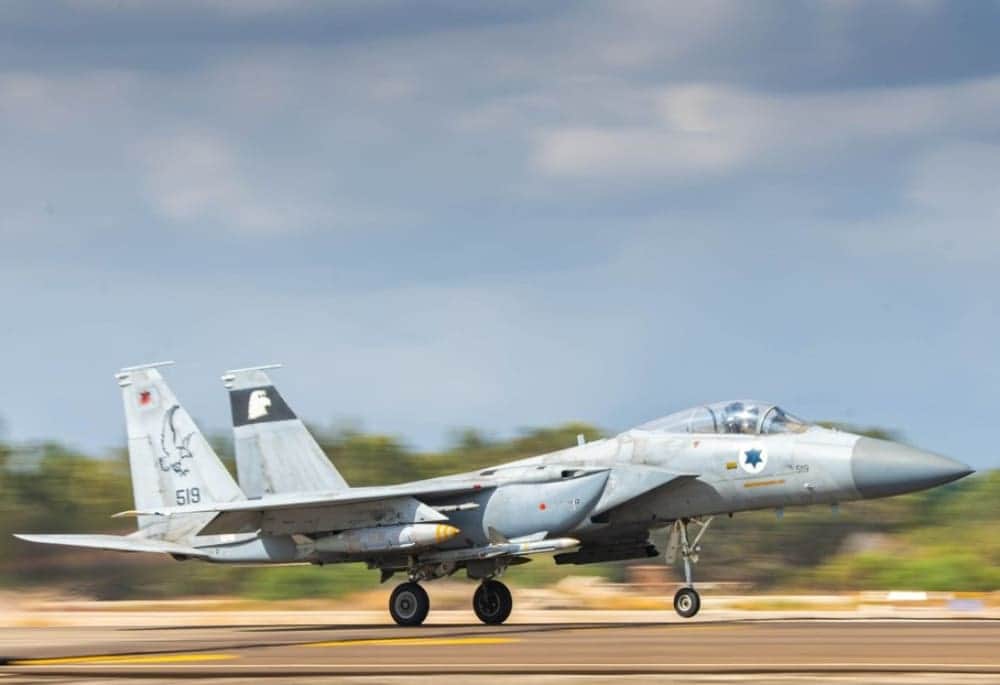 Video: Israel despliega 150 aviones para atacar el Líbano